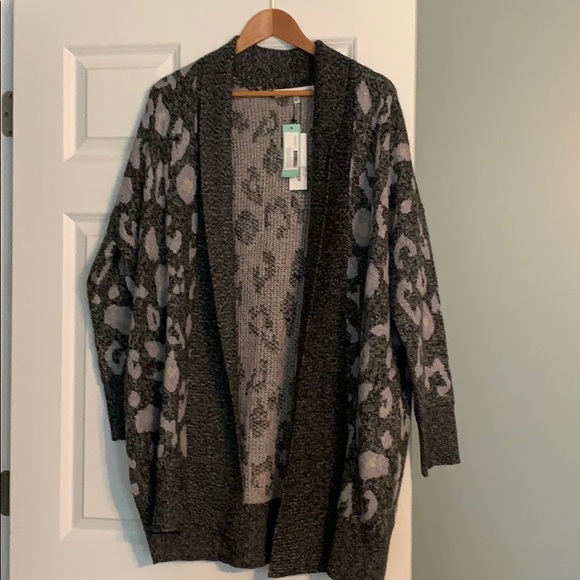 Cupcakes and Cashmere Cardigan - Picture 3 of 4